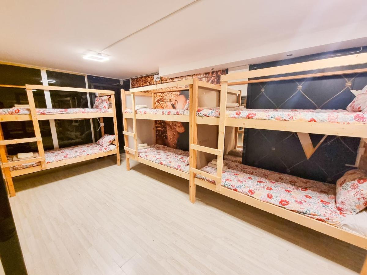 Unique City Hostel 100 Meters From Beach لارنكا المظهر الخارجي الصورة