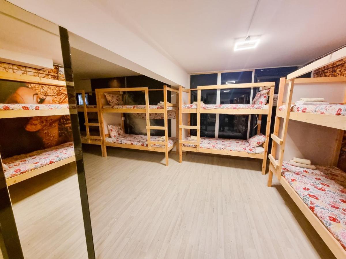 Unique City Hostel 100 Meters From Beach لارنكا المظهر الخارجي الصورة