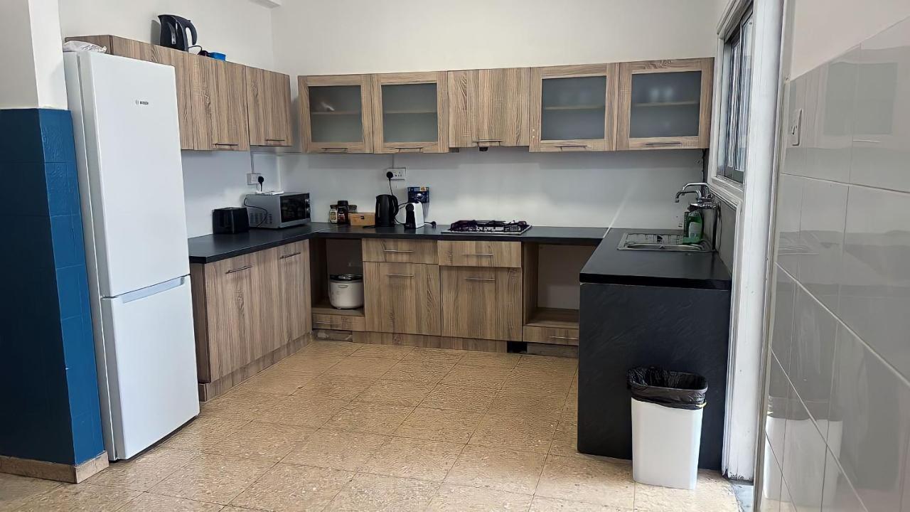 Unique City Hostel 100 Meters From Beach لارنكا المظهر الخارجي الصورة