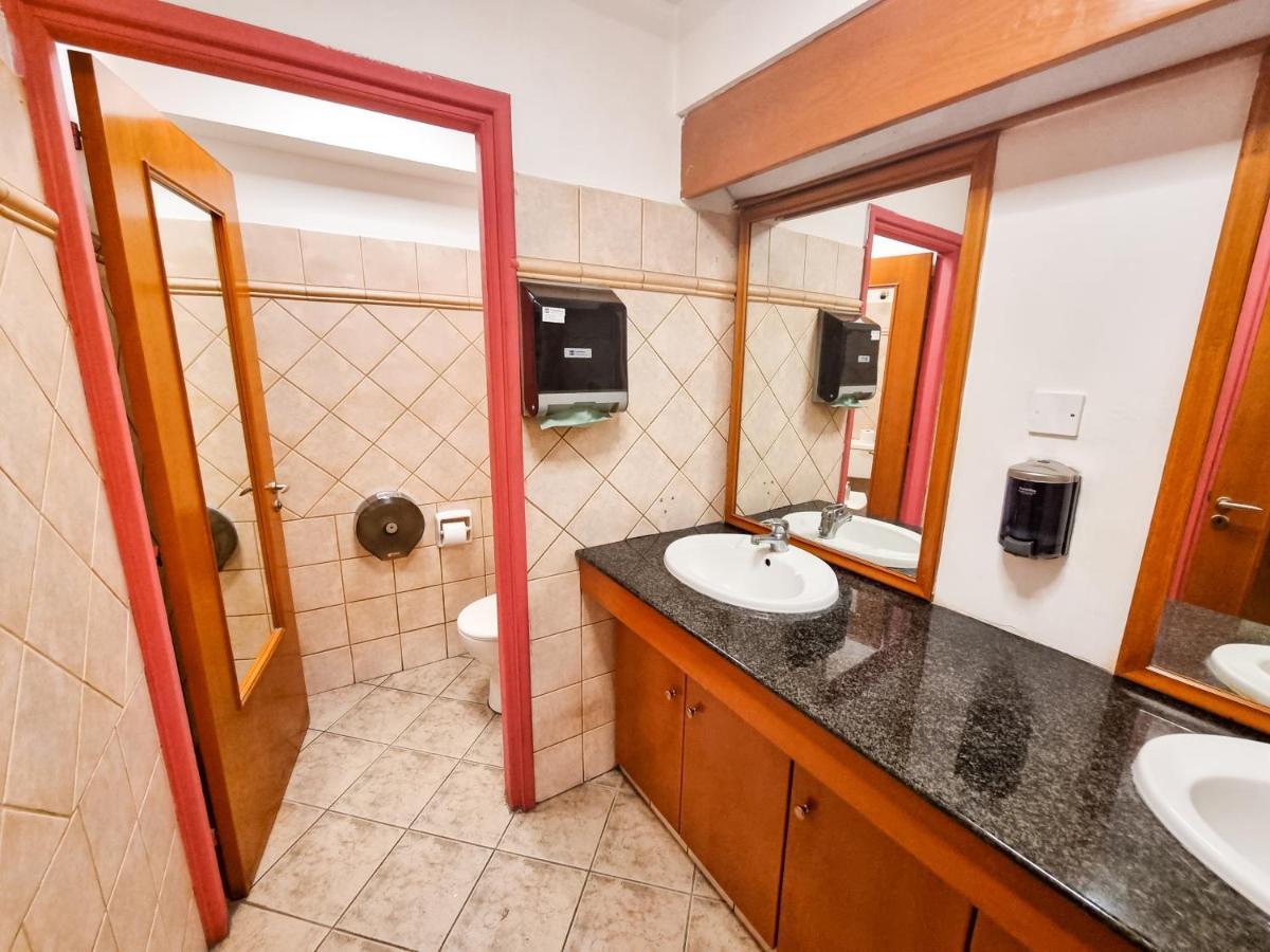 Unique City Hostel 100 Meters From Beach لارنكا المظهر الخارجي الصورة