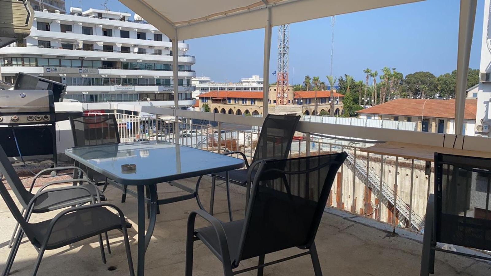 Unique City Hostel 100 Meters From Beach لارنكا المظهر الخارجي الصورة