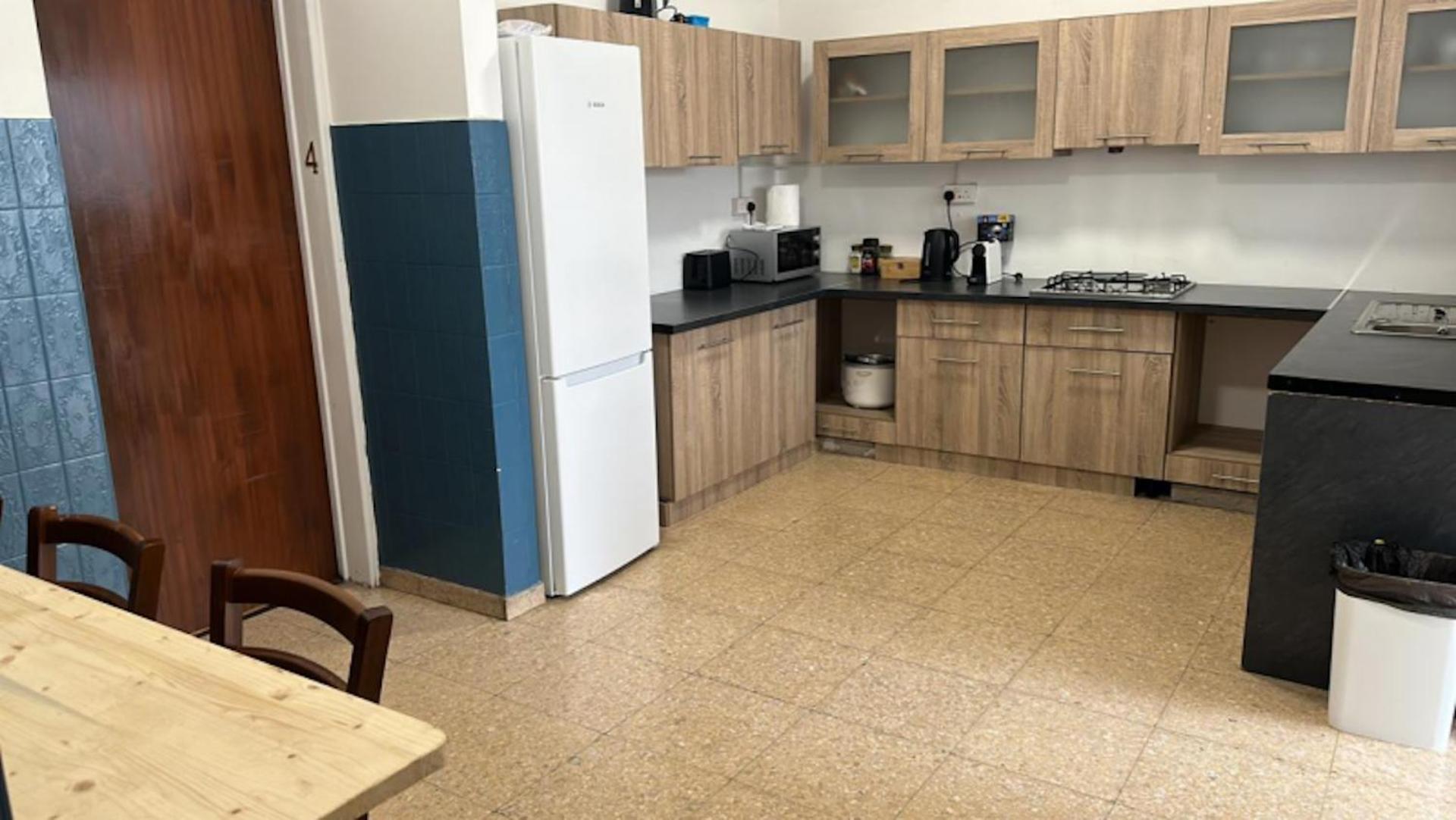 Unique City Hostel 100 Meters From Beach لارنكا المظهر الخارجي الصورة