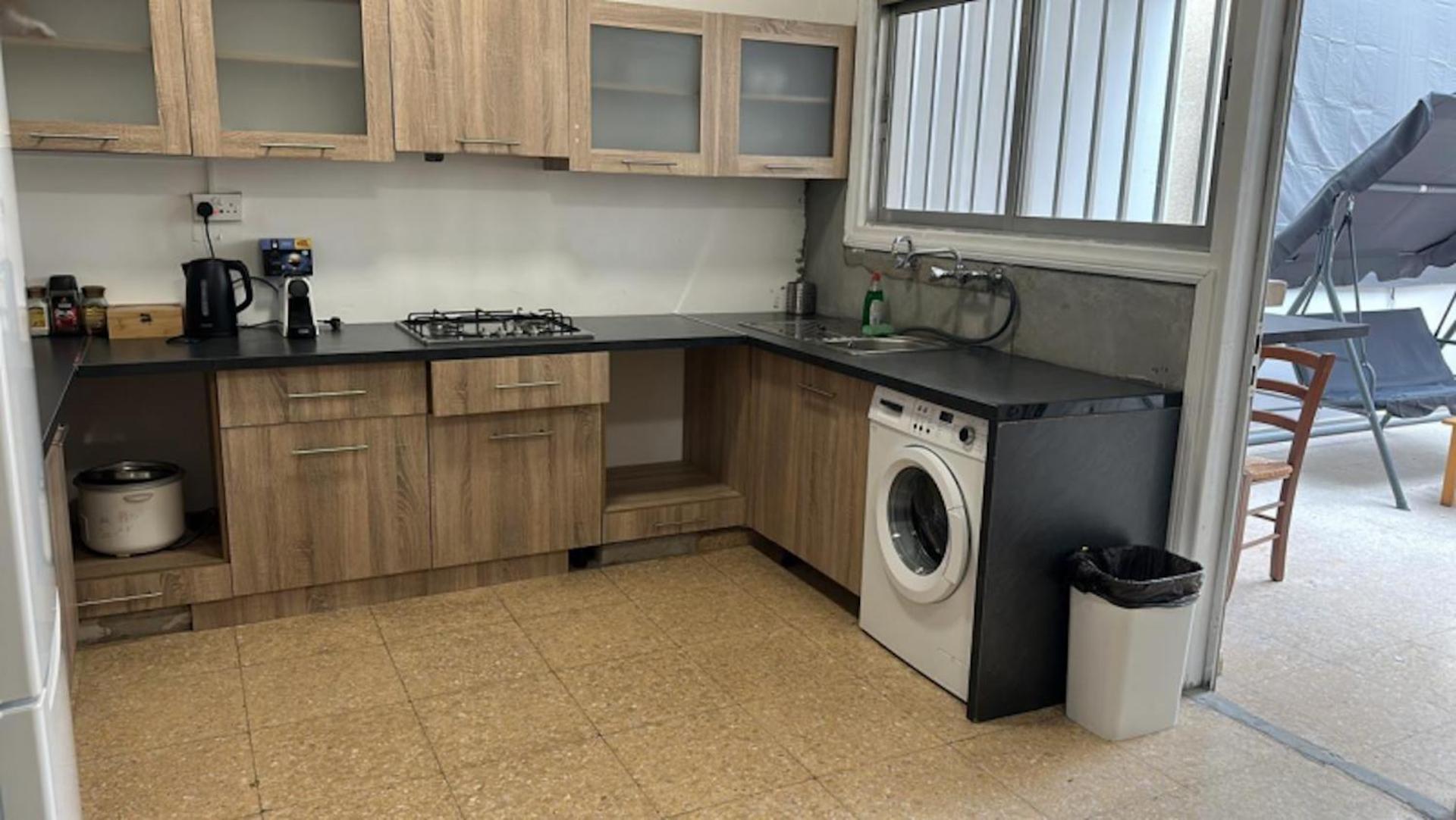 Unique City Hostel 100 Meters From Beach لارنكا المظهر الخارجي الصورة